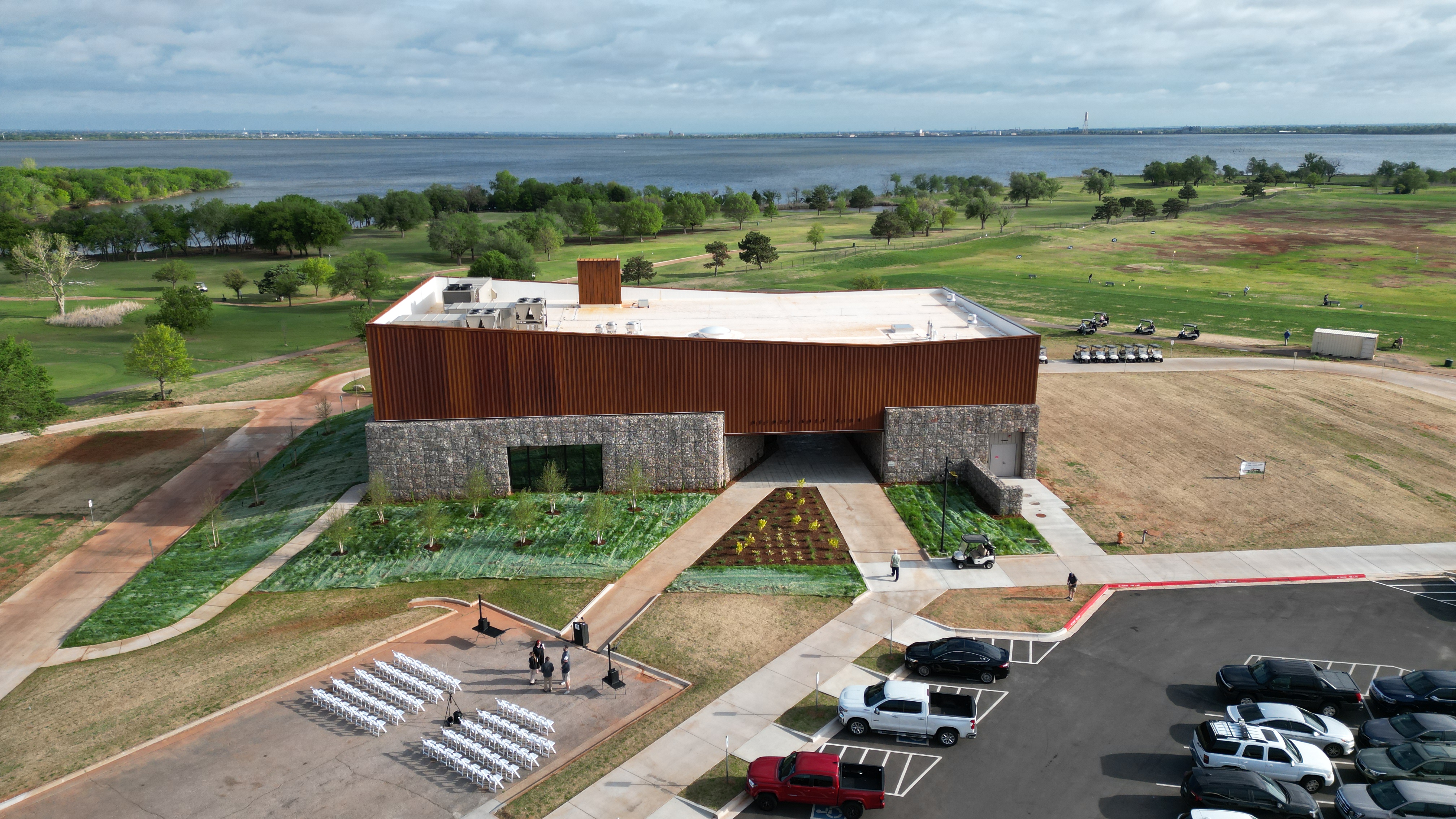 Lake Hefner Golf Club and lake